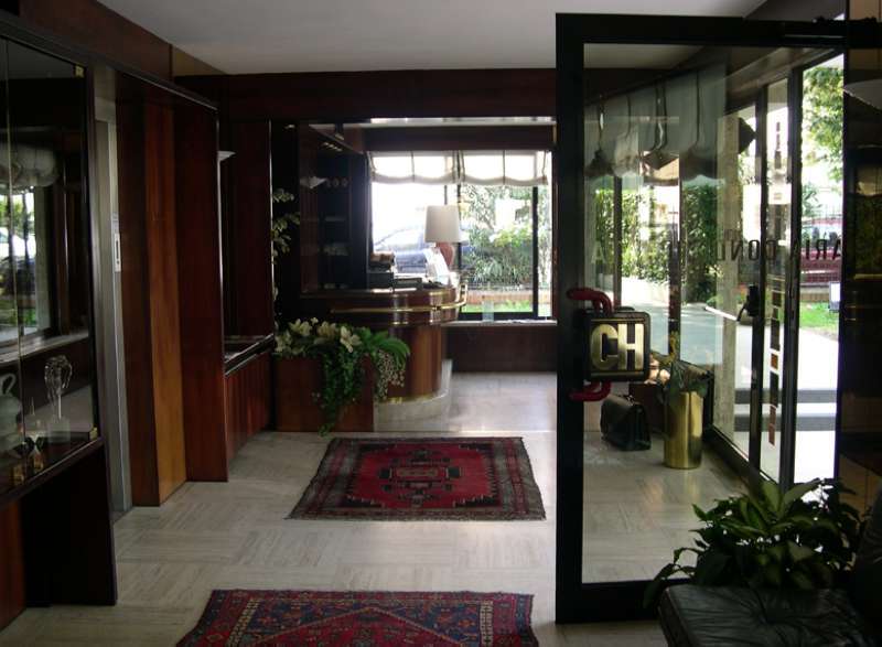Club Hotel