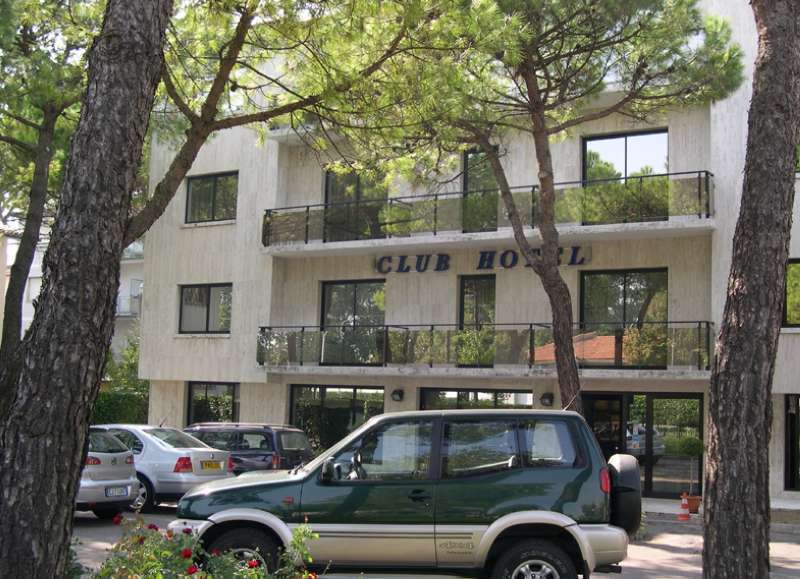 Club Hotel 3*