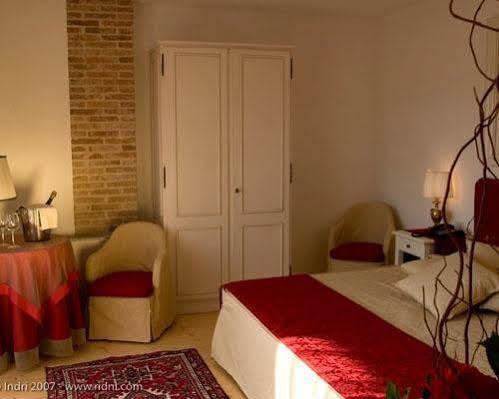Club Hotel