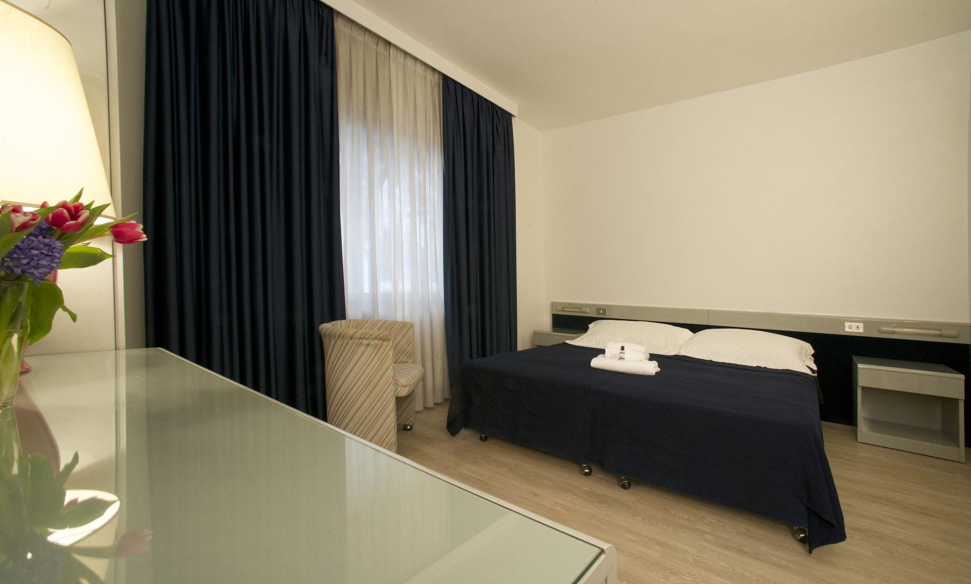 Club Hotel 3*