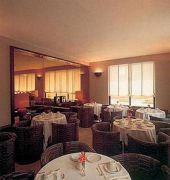 Club Hotel
